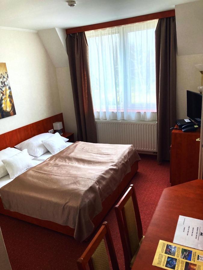 Liza Aqua&Conference Hotel és Fehér Akác Csárda Lajosmizse Extérieur photo